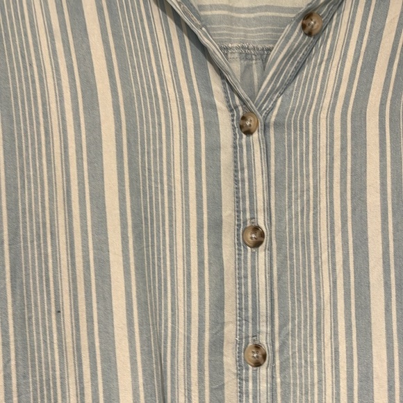 Zac & Rachel Woman Front Tie Chambray Shirt - Picture 3 of 5